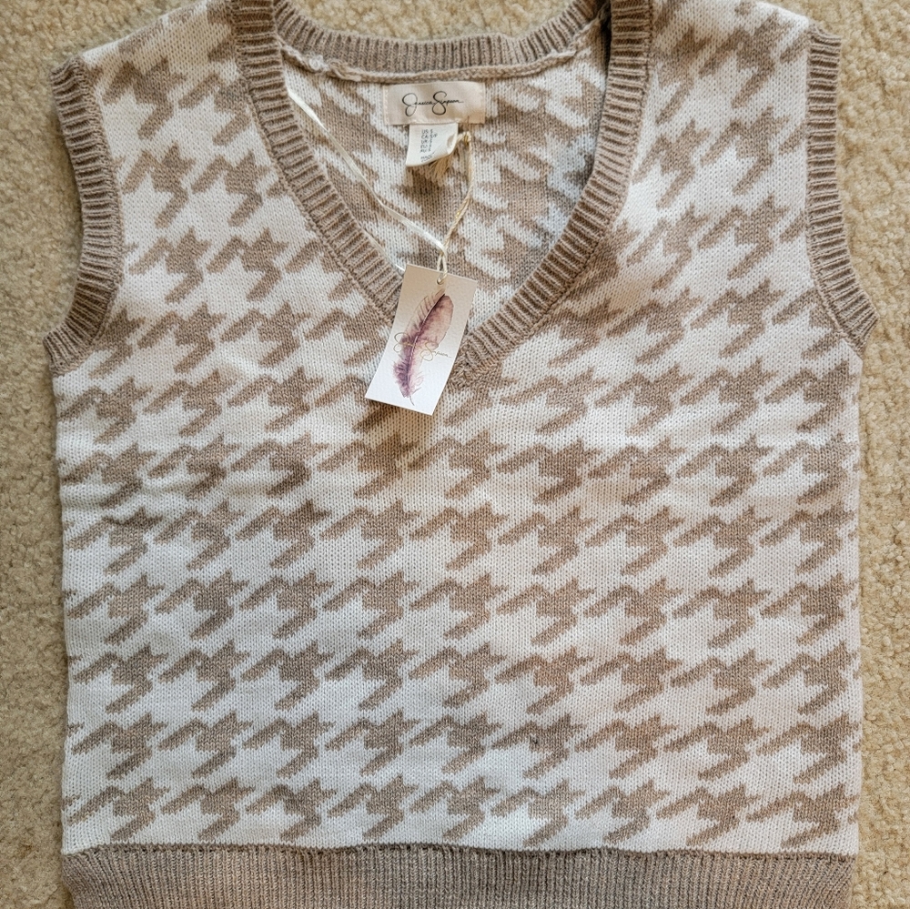 Jessica Simpson Tan and Cream V-Neck Sweater with Houndstooth Pattern